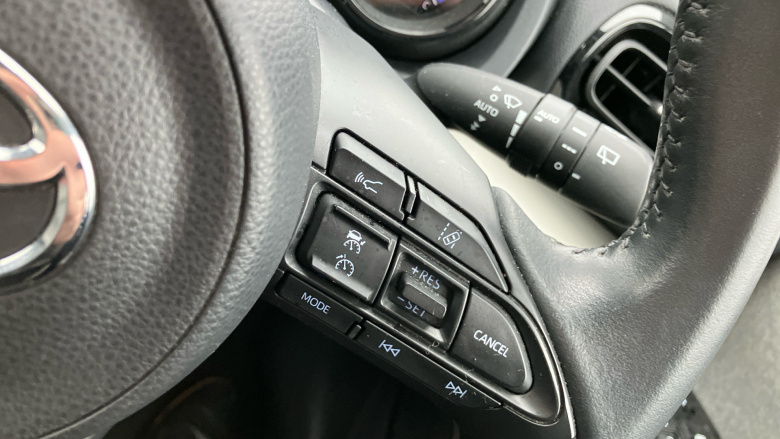 Toyota Yaris 1.5 Hybrid Excel 5dr CVT Hybrid Hatchback